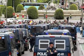 force de police autour du parlement espagnol.
