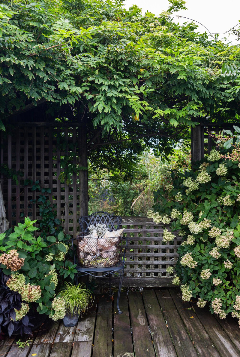 Lovely beach cottage on Fire Island, New York