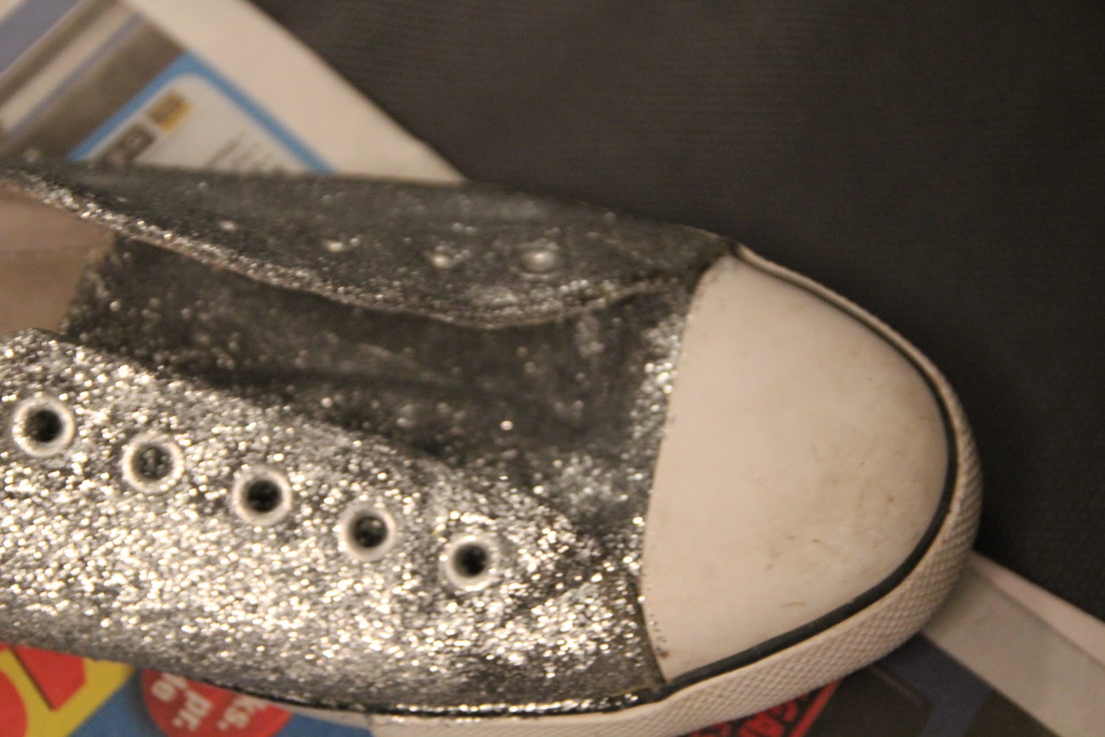 Fashion Memos DIY Glitter Sneakers