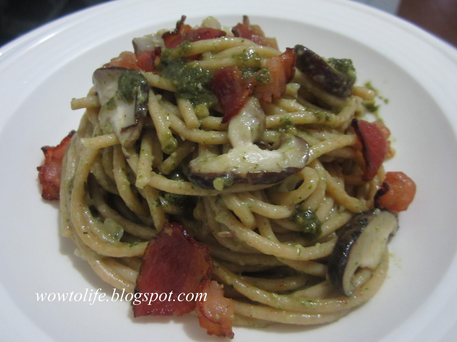 Wow to Life Wholemeal pasta with smoked bacon and shiitake mushroom