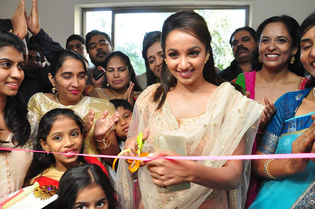 Actress Tejaswi Launches Anoos Franchise Salon and Clinic at Madhapur