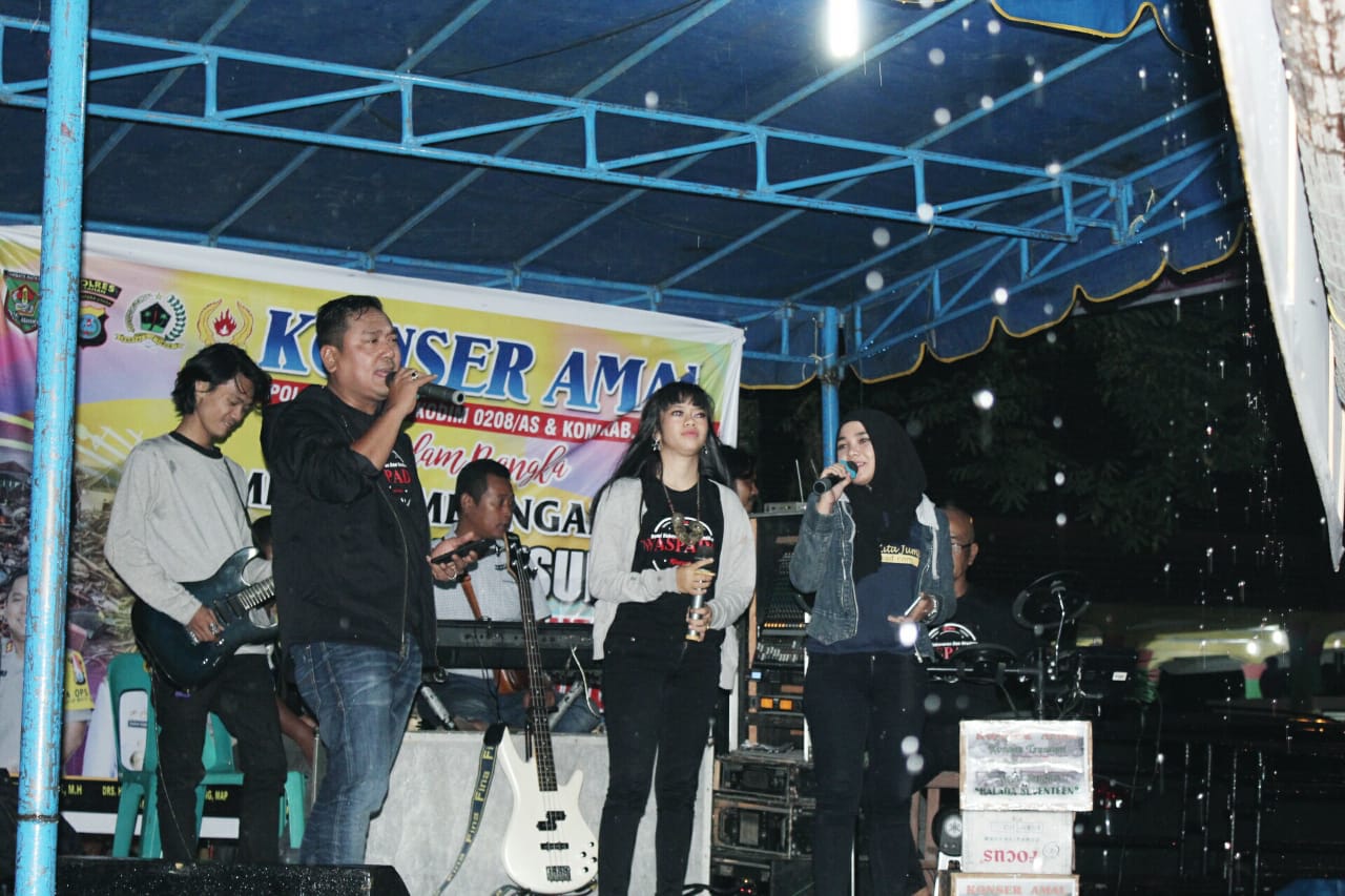 Konser amal untuk korban tsunami. Konser amal untuk korban tsunami.