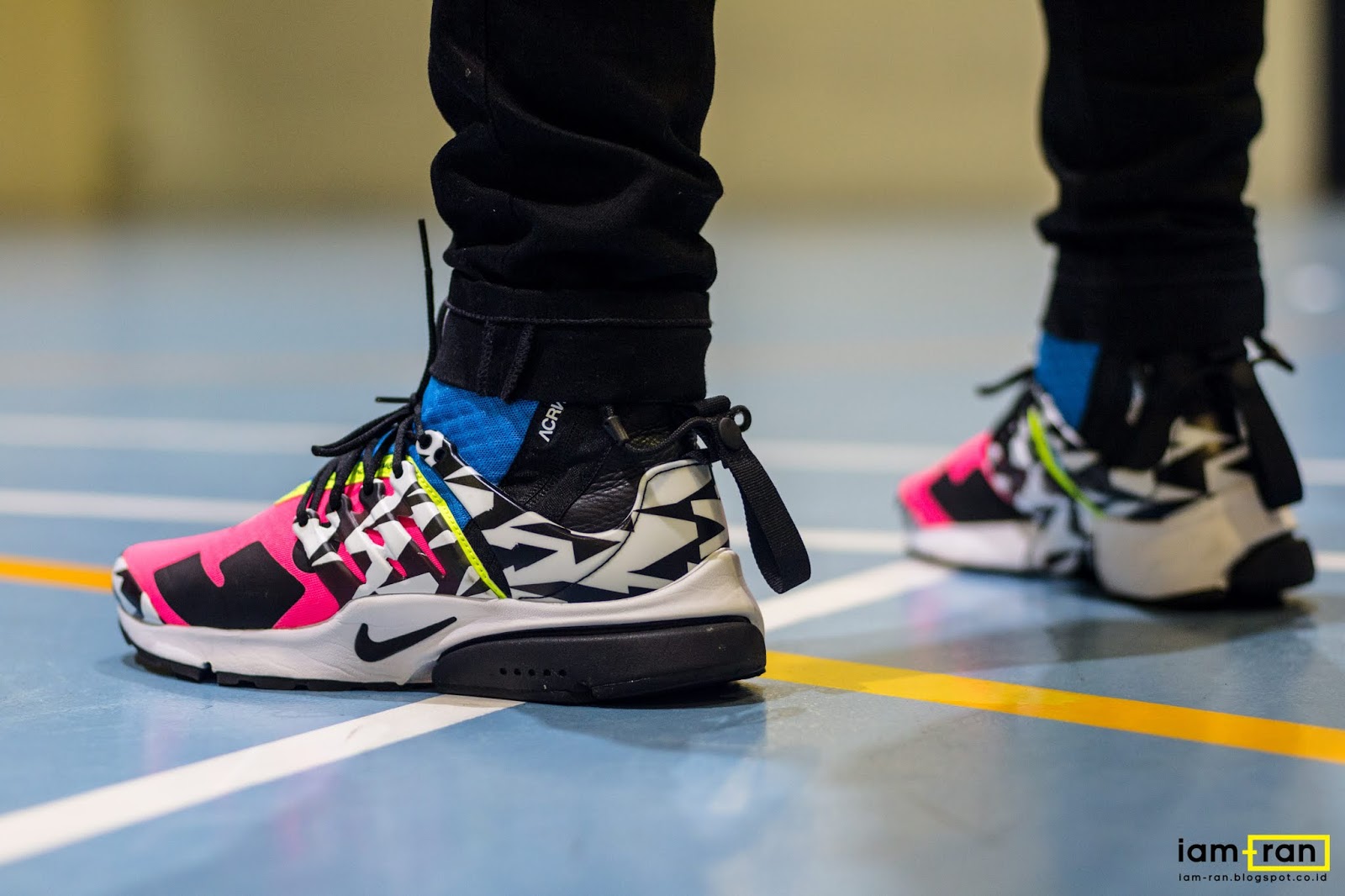 nike acronym pink
