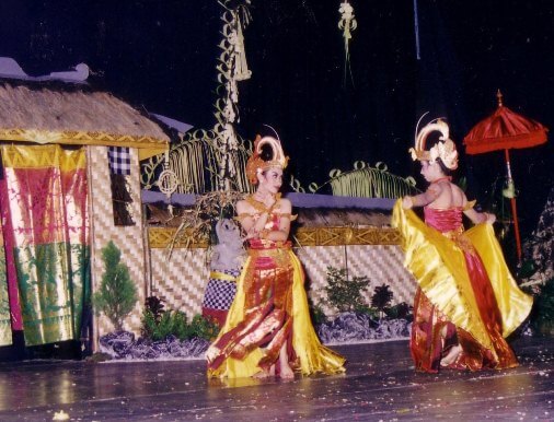 Cendrawasih Dance Bali