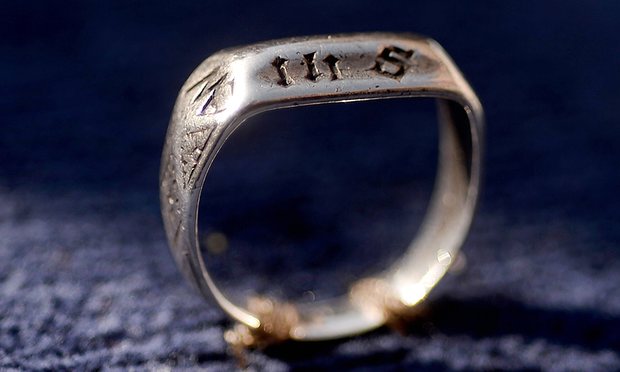 Women of History: Joan of Arc ring stays in France