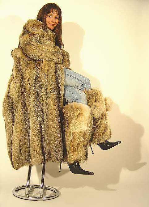 LAFOURRURE2: Furs furs furs