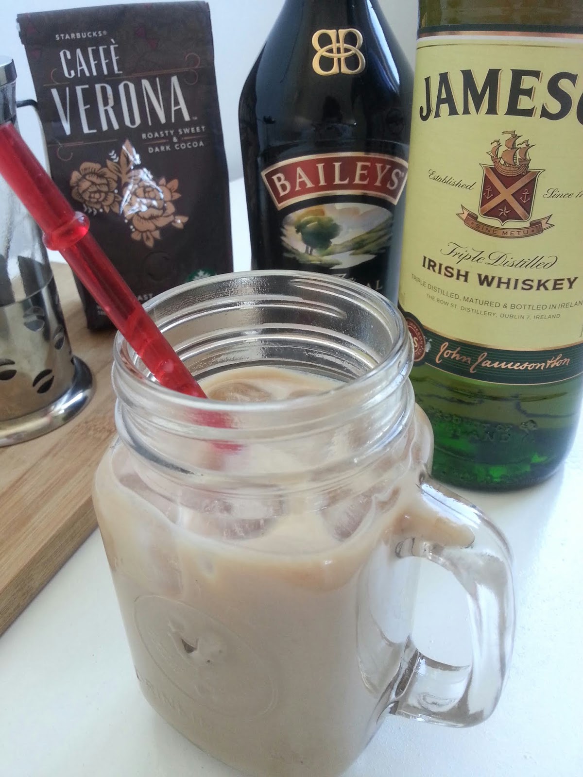 ANILARIM BOMBOŞ! İrish Coffee Baileys Coffee �Nedir? Nasıl yapılır?