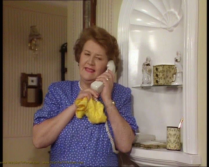 We Like TV Screen: Keeping Up Appearances - 01x02 - The New Vicar