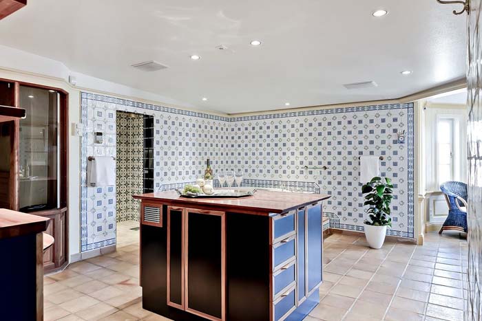 Väriä seinillä ja yksityiskohdissa