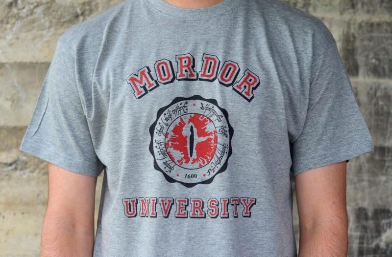 http://svoriginal.com/camisetas/820-camiseta-mordor-university.html