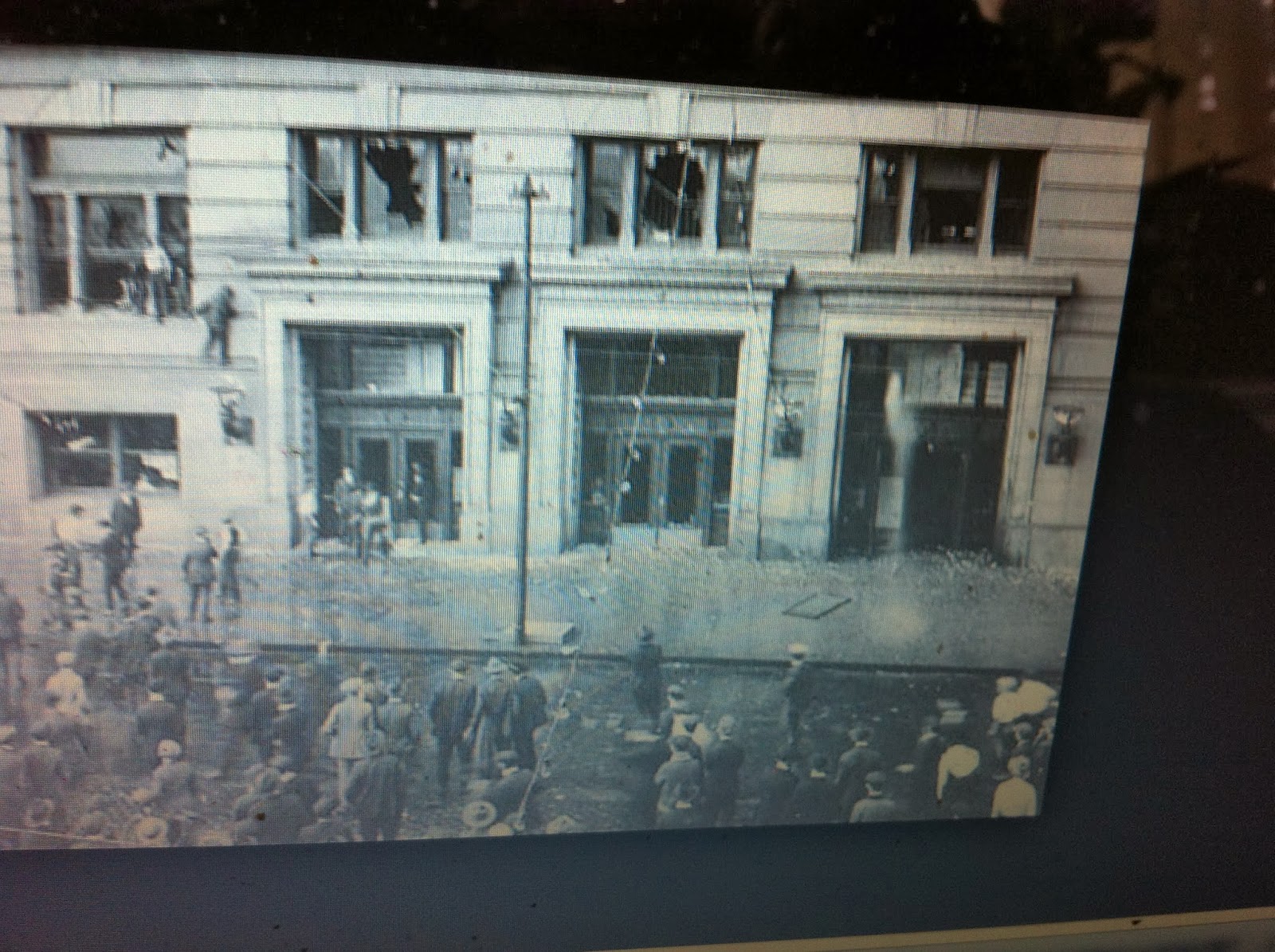THE BLACK SOCIAL HISTORY:: BLACK SOCIAL HISTORY : THE HARLEM RIOTS OF ...