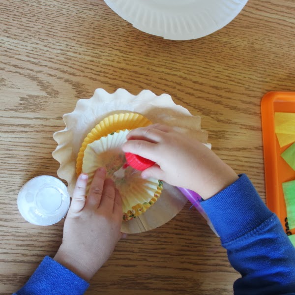 scrumdillydo! make a cupcake liner and coffee filter {sun} flower