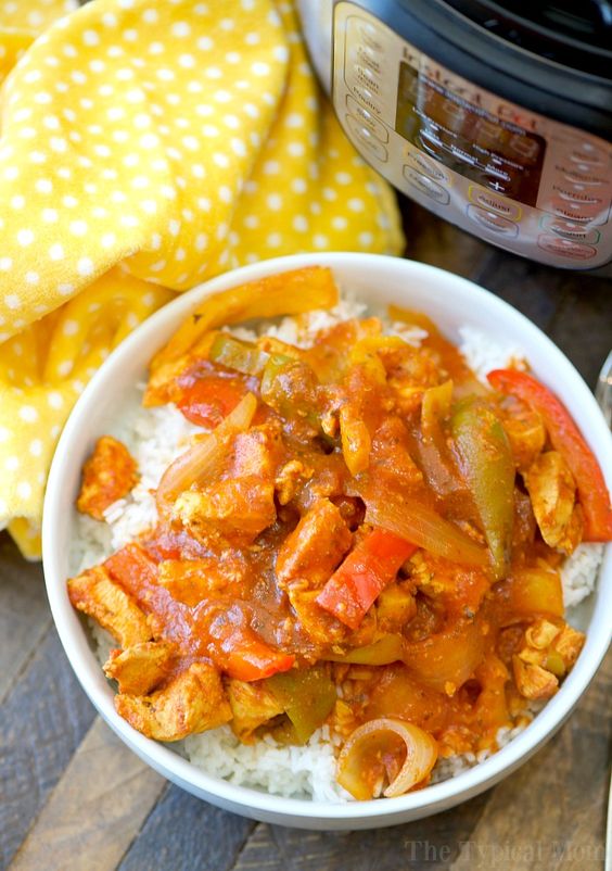 Instant Pot chicken cacciatore recipe is easy to make and just takes 3 minutes to cook. You just need 3 ingredients for this low carb dinner. #instantpotrecipes #chicken #healthy Instant Pot chicken cacciatore recipe is easy to make and just takes 3 minutes to cook. You just need 3 ingredients for this low carb dinner. #instantpotrecipes #chicken #healthy