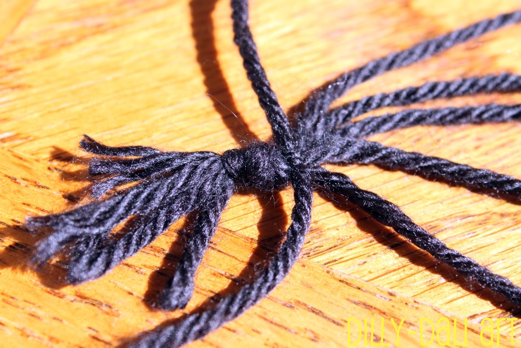 DillyDali Art {Easy} Yarn Spider Webs