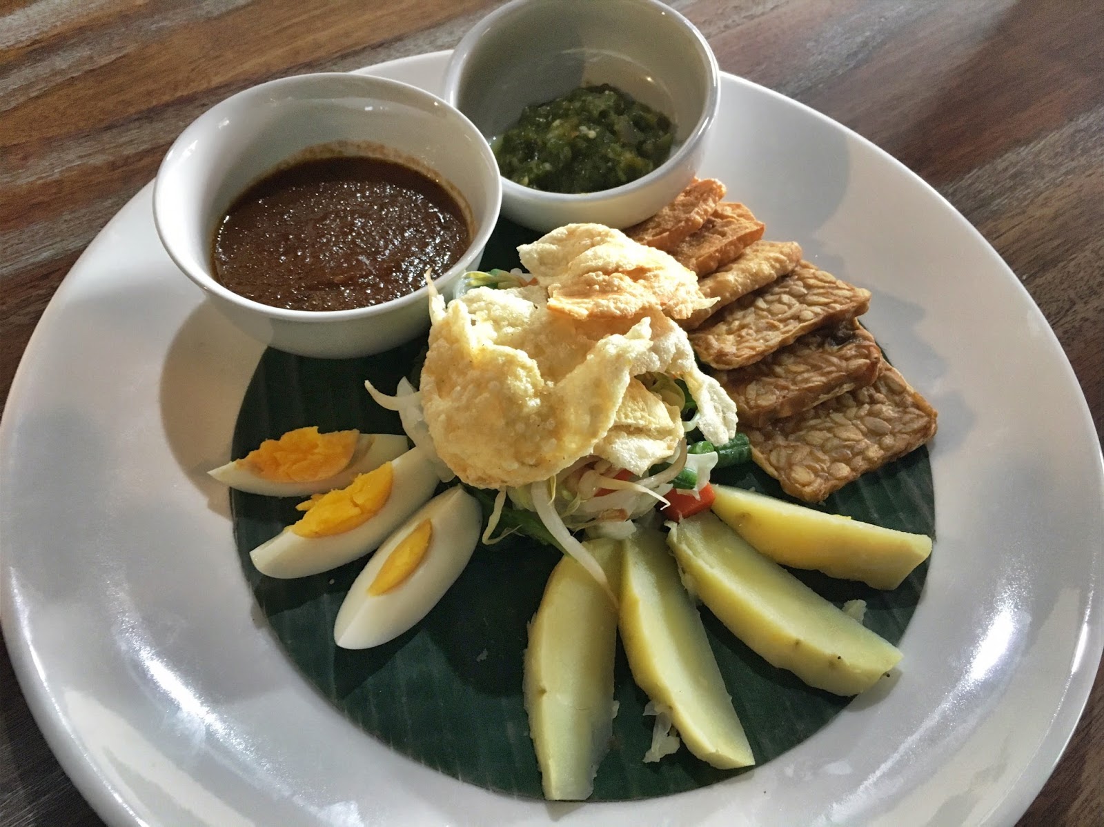 Teabox Cafe Hadirkan Suasana Modern Vintage Dengan Resep 'Shireen