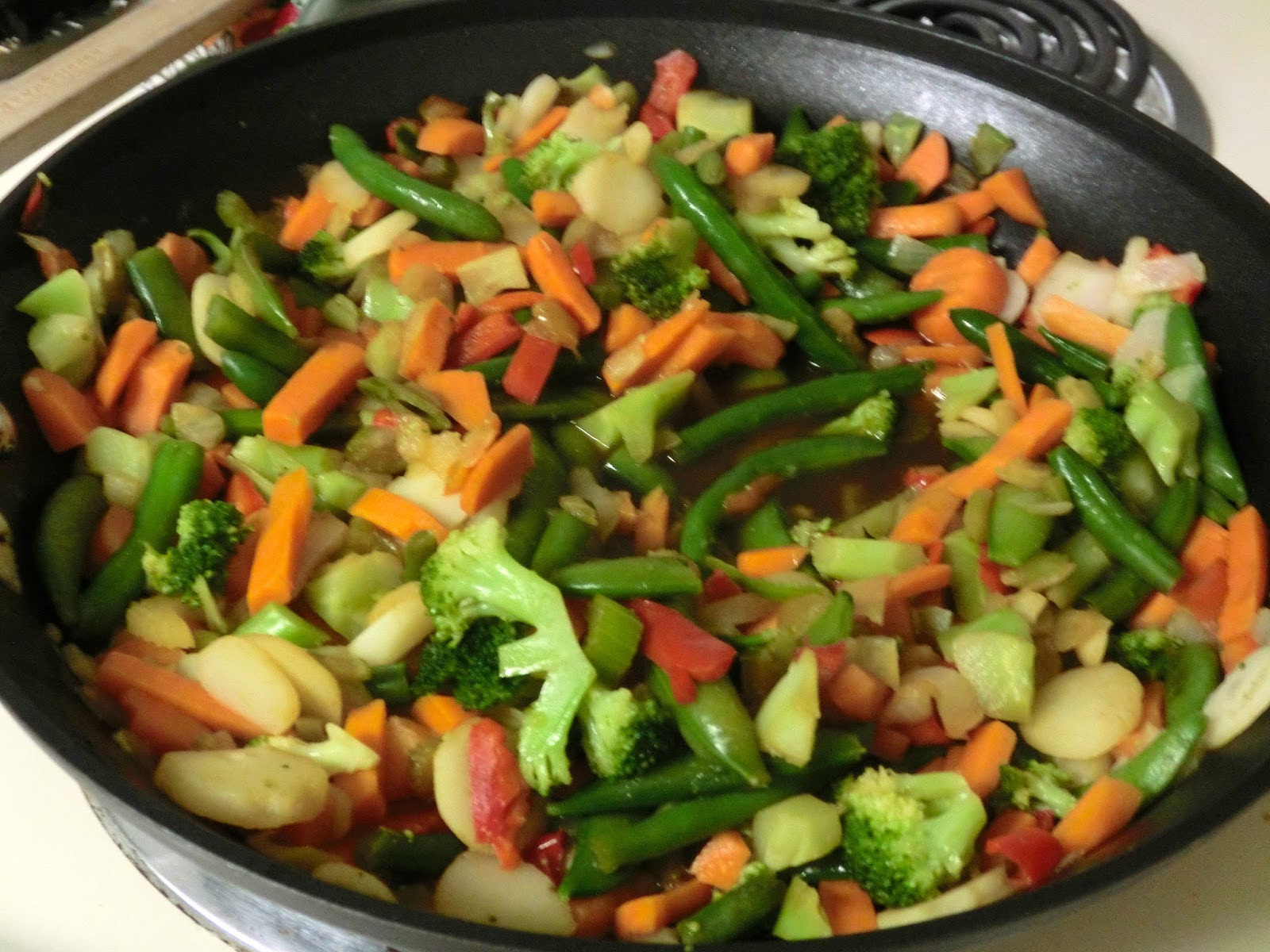 рис со стручковой фасолью на сковороде. вкусно приготовить стручковую фасоль замороженную на сковороде. вкусно приготовить стручковую фасоль замороженную на сковороде. стручки фасоли. замороженная стручковая фасоль с яйцом на сковороде.