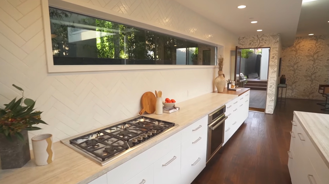 41 Interior Design Photos vs. 720 Indiana Ave, Venice, CA Luxury Home Tour