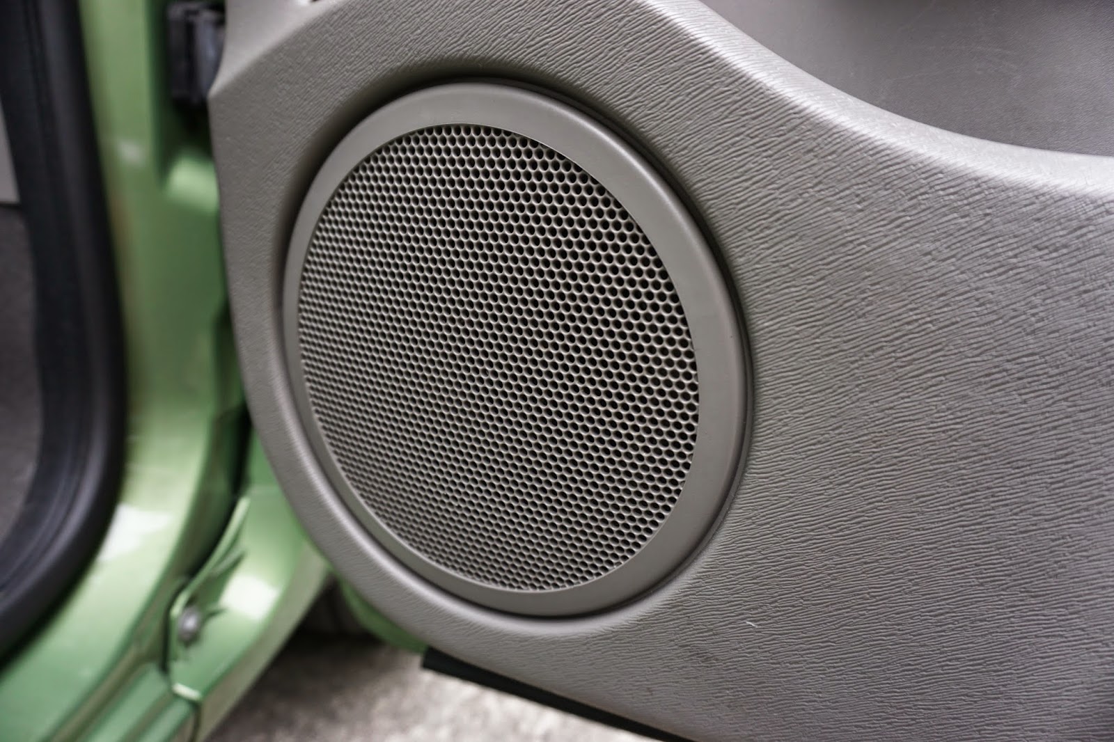 avantの忘備録: カングー スピーカー交換