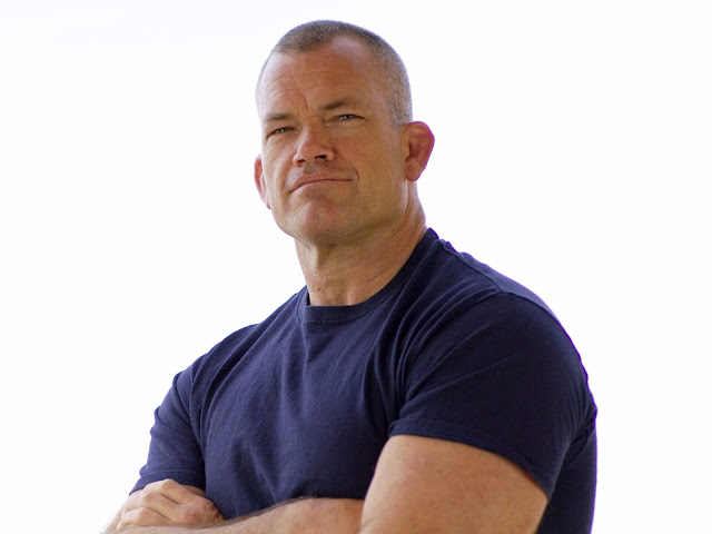 A former Navy SEA Commander - Jocko Willink says you can transform your life with 5 simple choices in 24 Hours