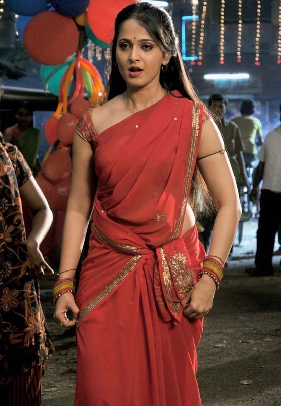 Anushka Hot Hip Dancing Stills In Red Saree In Vaanam Sexy Hot Models 