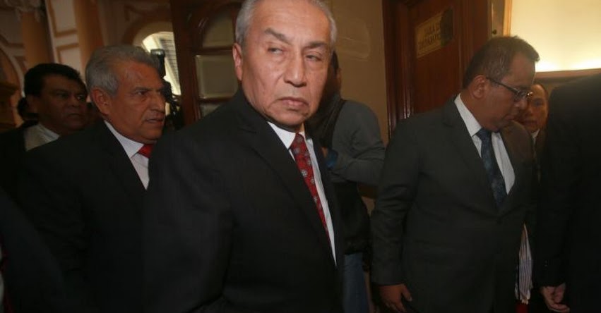 UNA VEZ MÁS, VIDEOS DESMIENTEN A PEDRO CHÁVARRY: Exfiscal acompañó a personal que sustrajo documentos de oficina UNA VEZ MÁS, VIDEOS DESMIENTEN A PEDRO CHÁVARRY: Exfiscal acompañó a personal que sustrajo documentos de oficina