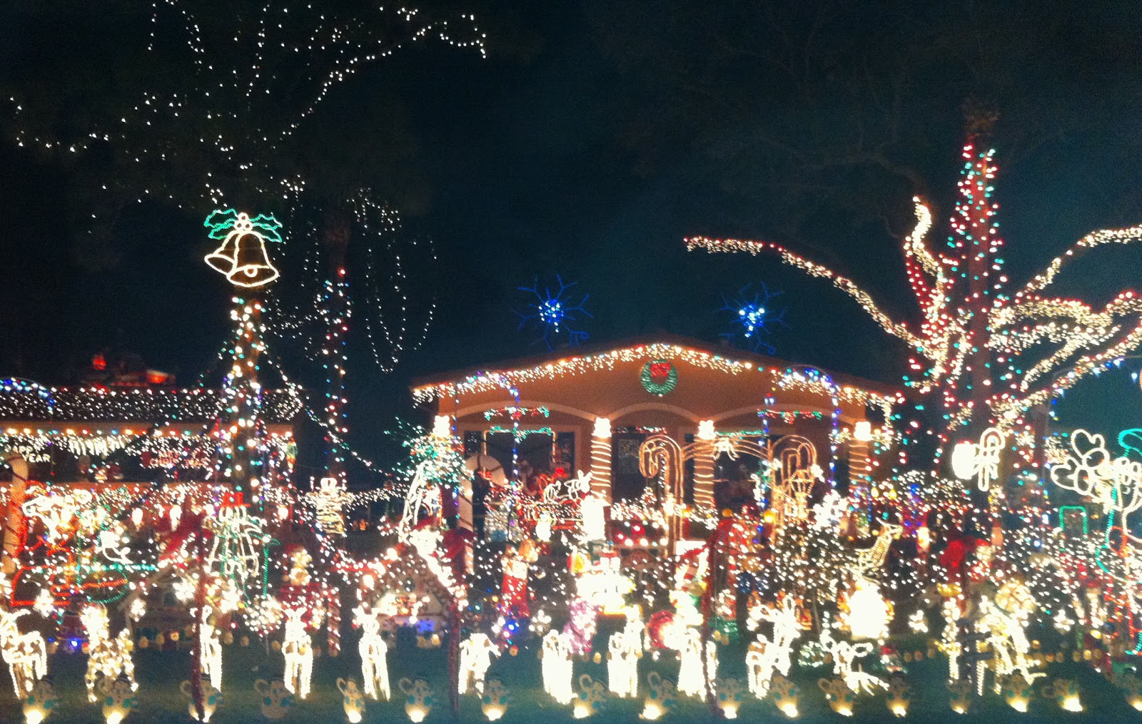 s/v Perry A Very Sandy Christmas
