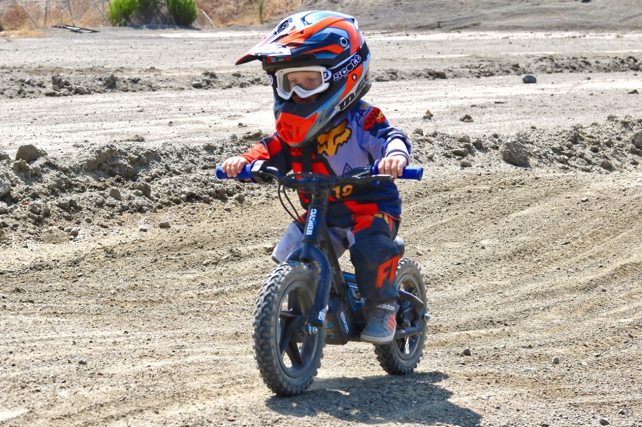 Cocuklar Icin Elektrikli Bisiklet Stacyc Teknolsun