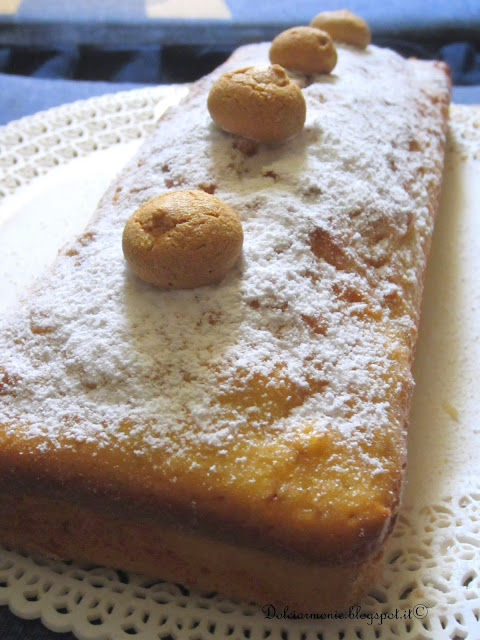 plume cake allo yogurt e amaretti