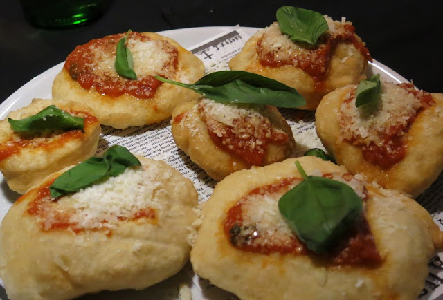 Eat'aliano by Pino, Windsor, pizza buns Eat'aliano by Pino, Windsor, pizza buns