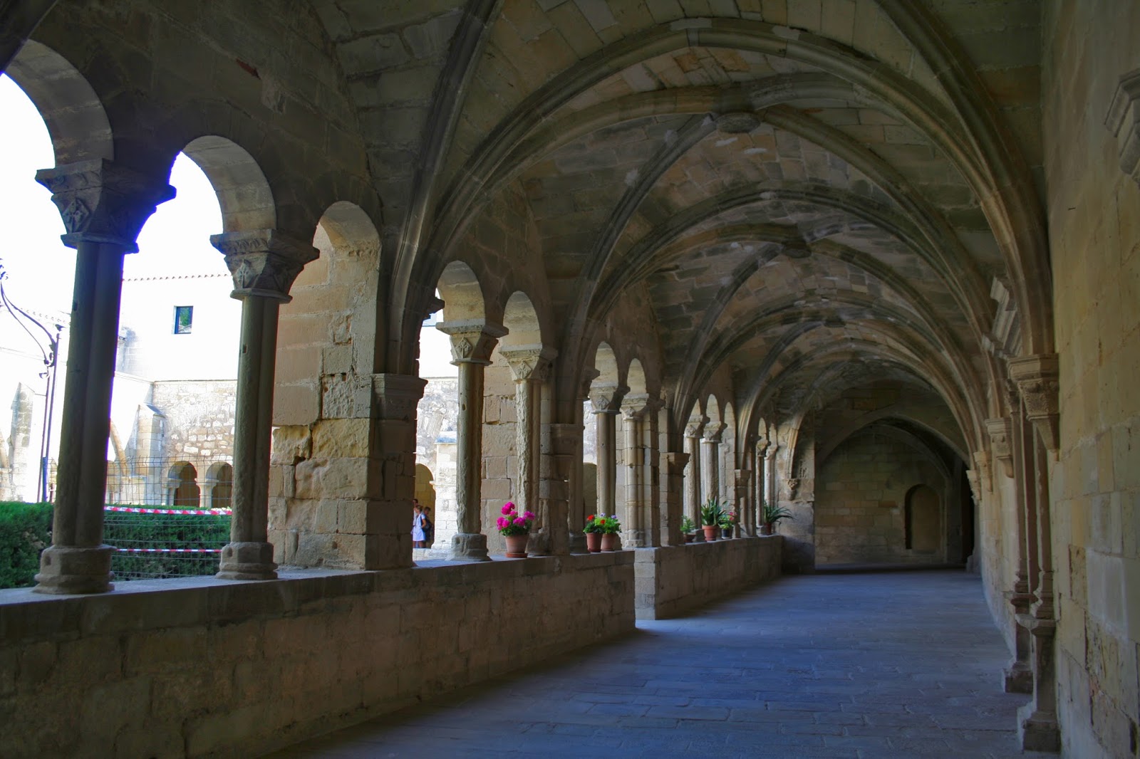 Ruta del Cister: Monasterio Santes Creus, Poblet y Vallbona de les ...