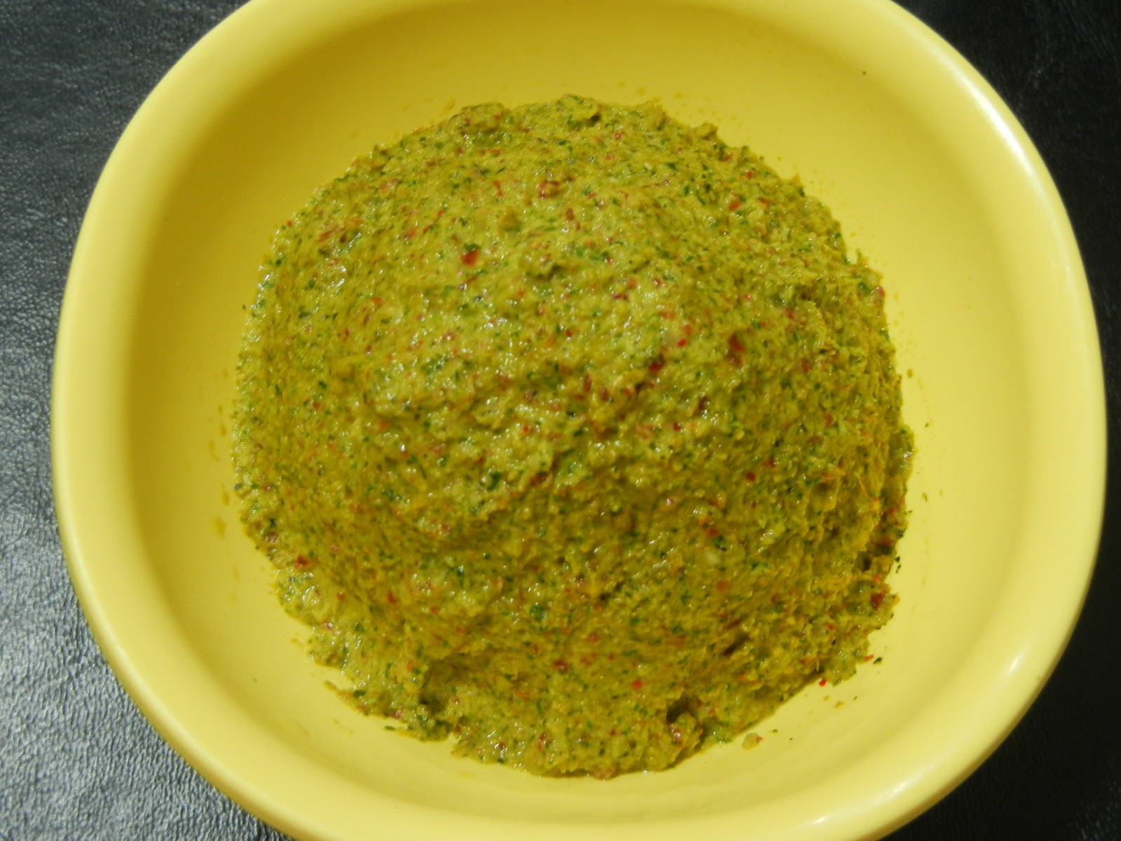 Yashodha's kitchen KOTHAMALI PUDINA / CORIANDER MINT LEAVES THUVAYAL