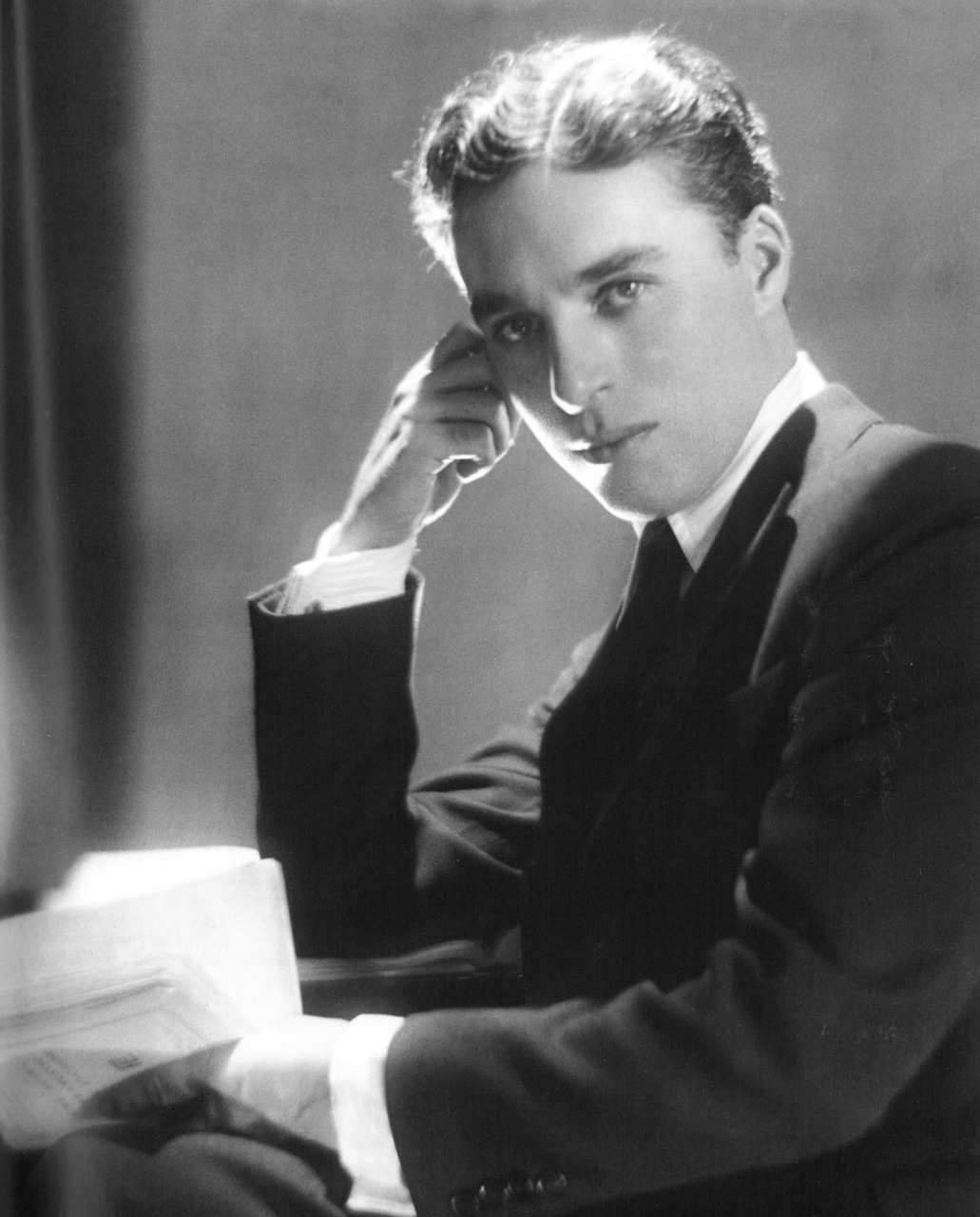 DISCOVERING CHAPLIN Photo by Baron Adolf de Meyer, 1920