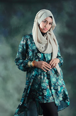 tutoria Foto model Hijab indoor cewek manis dan celana jenas ketat cewek igo selalu seksi