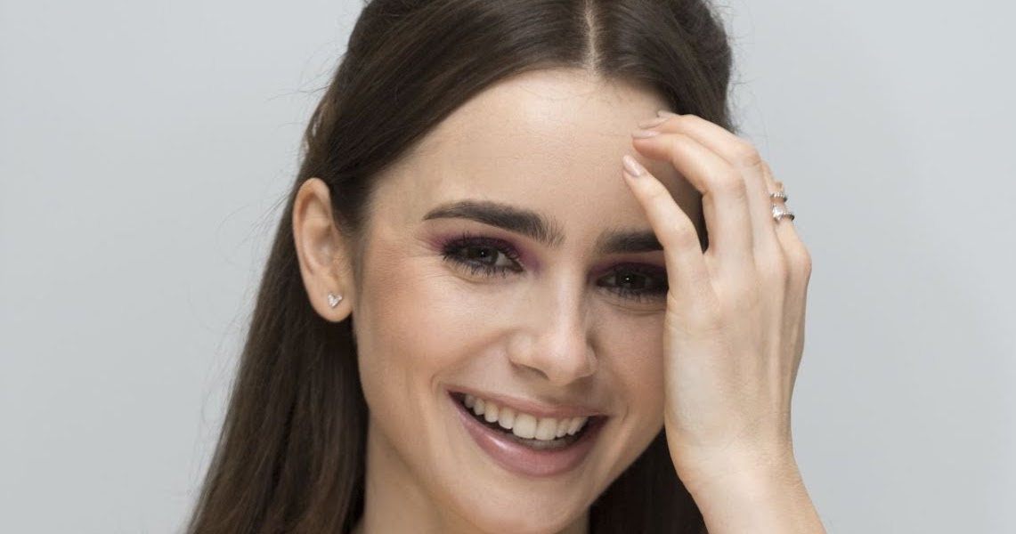 Lily Collins Les Miserables Portraits At The Four Seasons Hotel In