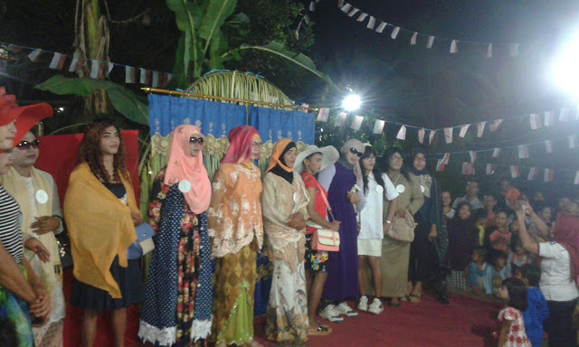 Mengundang Gelaktawa, Bapak-bapak di Bawu Ikuti Lomba Fashion Show 1 lomba%2BBawu