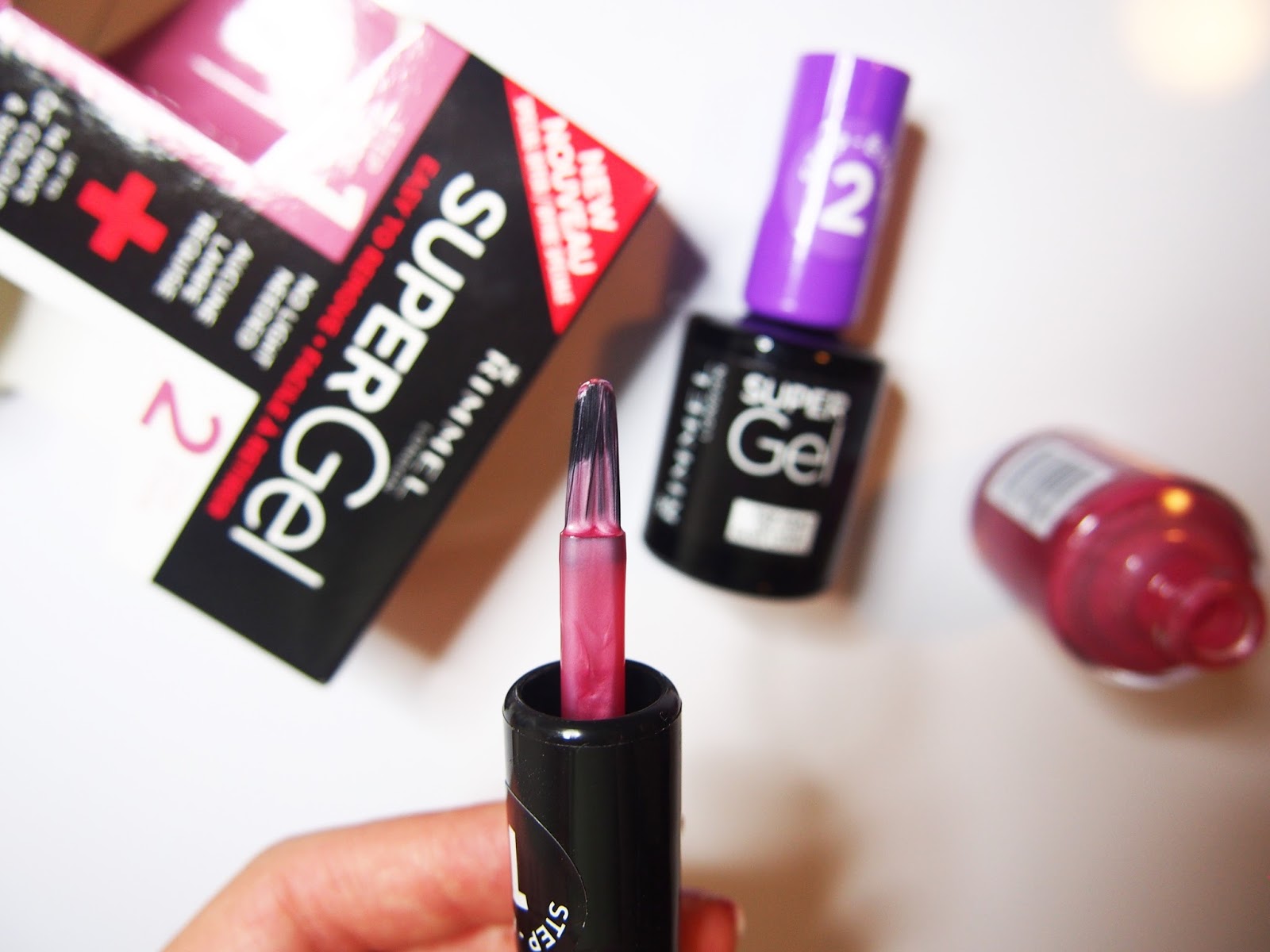 Rimmel Super Gel Nagellack – 2-Phasen-System, 14 Tage Halt, Ohne UV-Lampe
