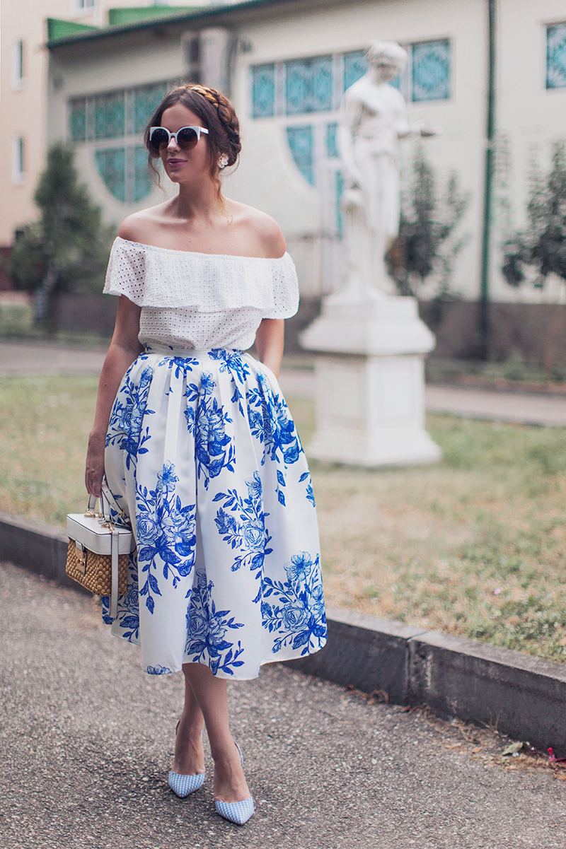 Chicwish Blue Floral Sketch Pleated Midi Skirt