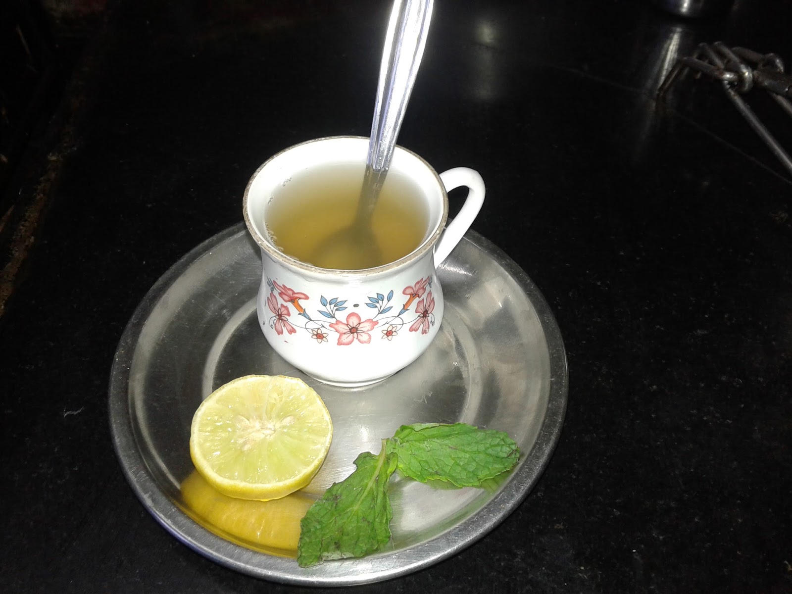 MINT & GINGER HERBAL TEA