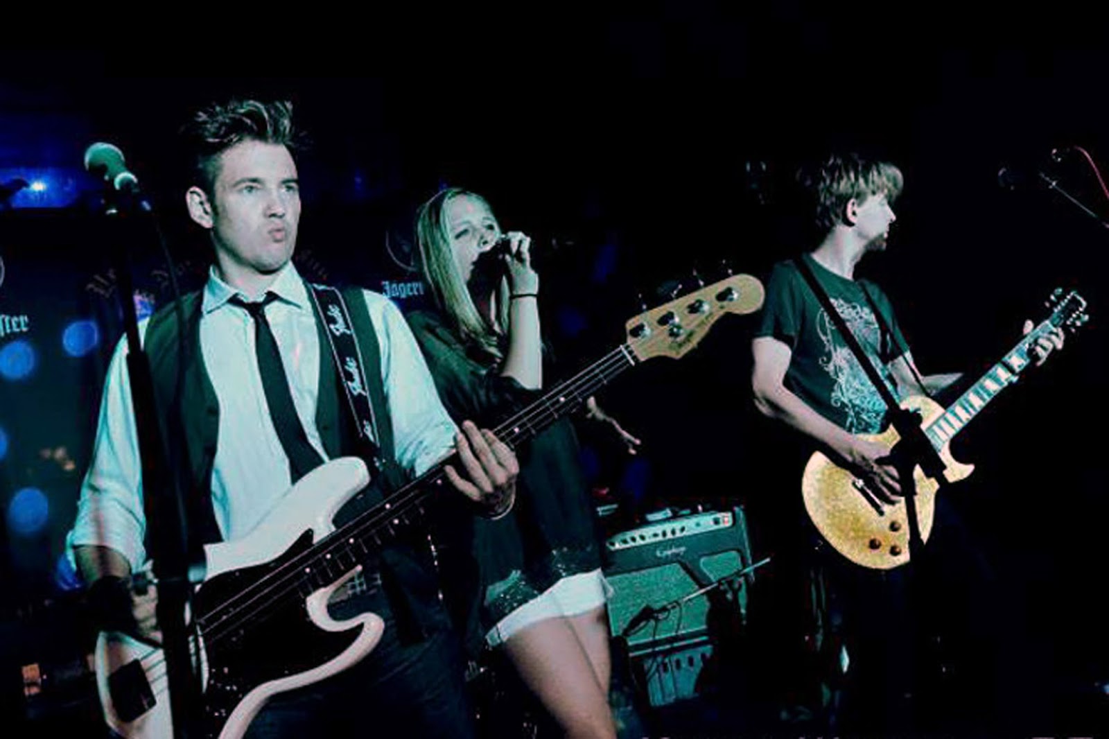 HEAVY PARADISE, THE PARADISE OF MELODIC ROCK! CORNERSTONE ON THE ROAD