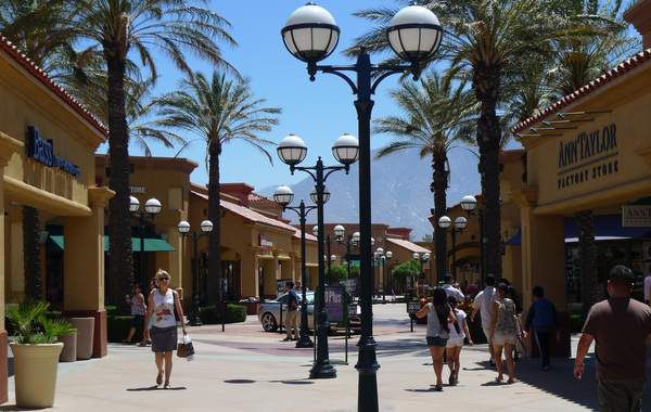 Desert Hills Premium Outlets expansion begins
