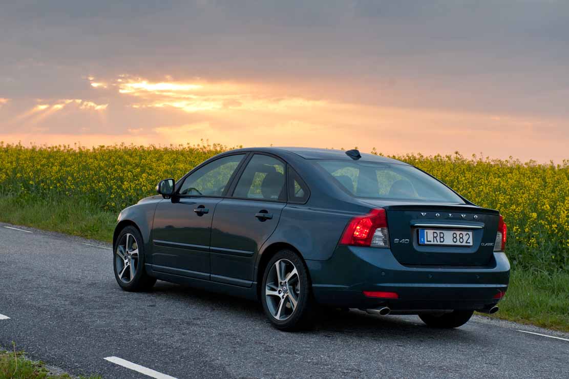Volvo S40 2010 Model Araclar Alinir Mi Ikinci El Piyasasi Nasildir Gerivites Net Araba Incelemeleri Geri Vites