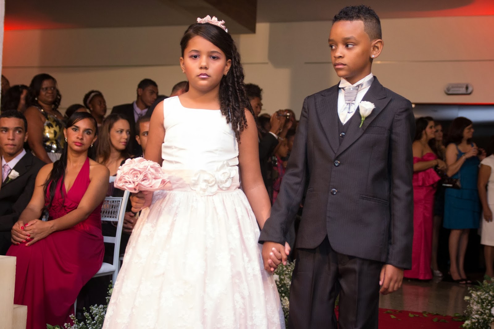 blog-de-casamento-história-de-amor-fé-cerimônia-entrada-dama-pajem historia-amor-fe-cerimonia-entrada-dama-pajem