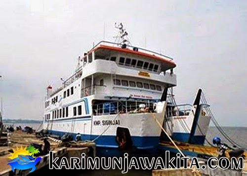 the new ship kmp ferry siginjai serves flights to karimun java