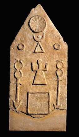 Estela votiva con representaciones de Baal y Tanit