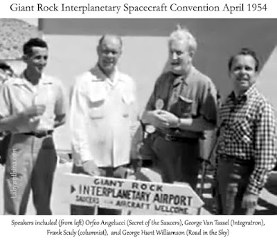 Giant Rock Spacecraft Convention Antiguos astronautas y un archivo del gobierno