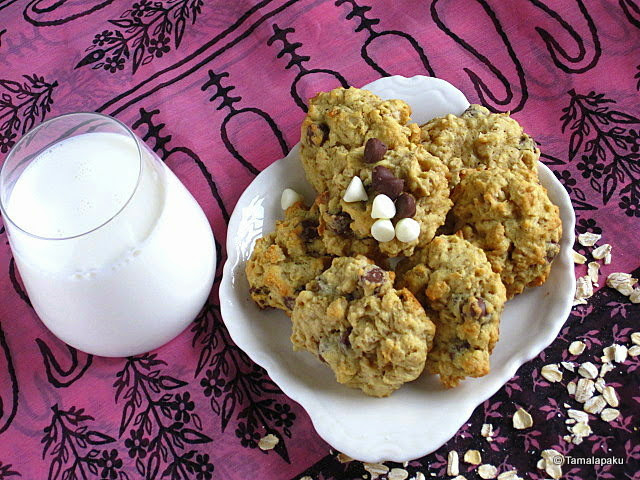 Eggless Oatmeal Chocolate Chip Cookie