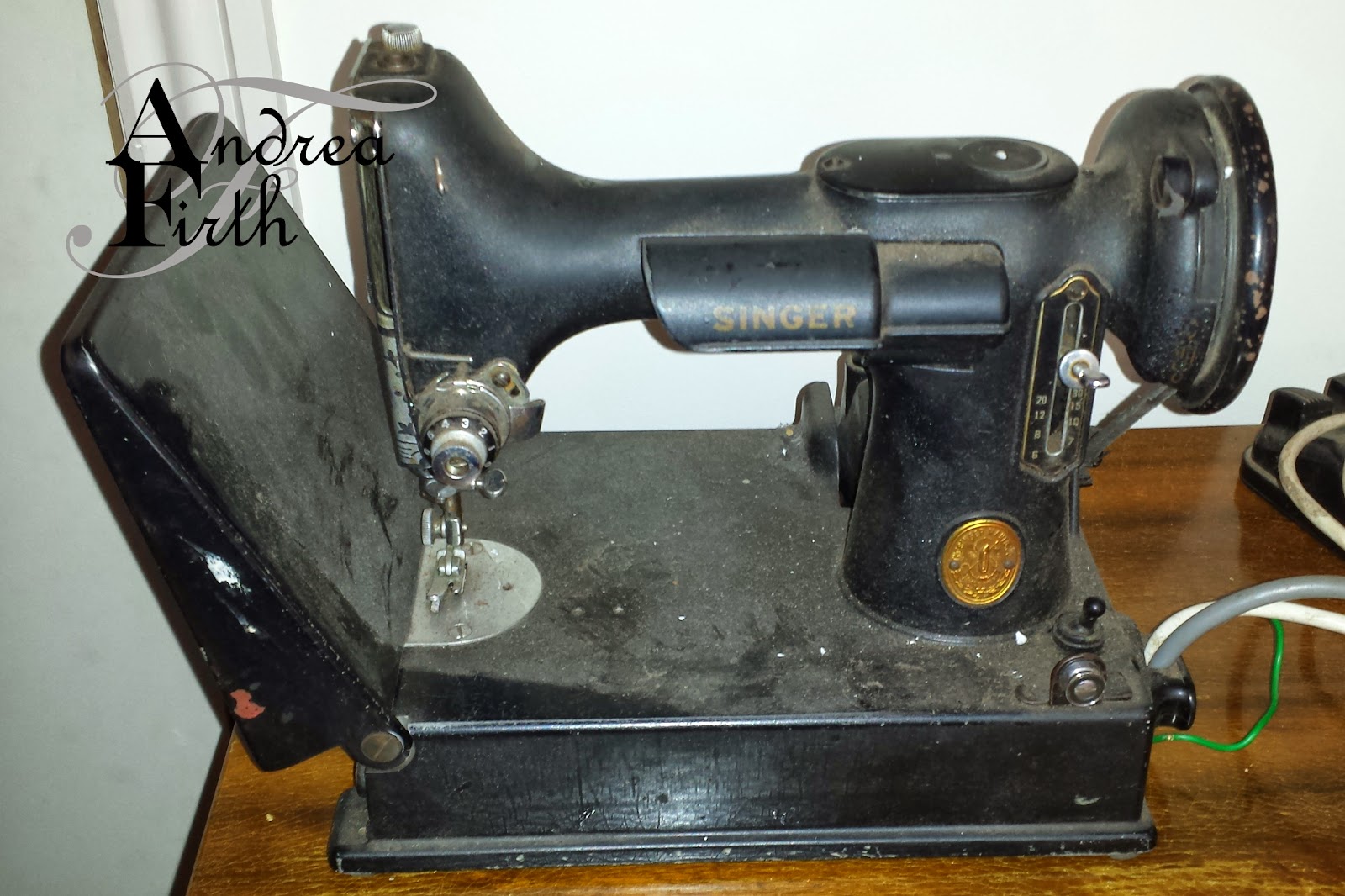 Obsessive Creativeness 1945 Model 221K Singer "Featherweight" Sewing