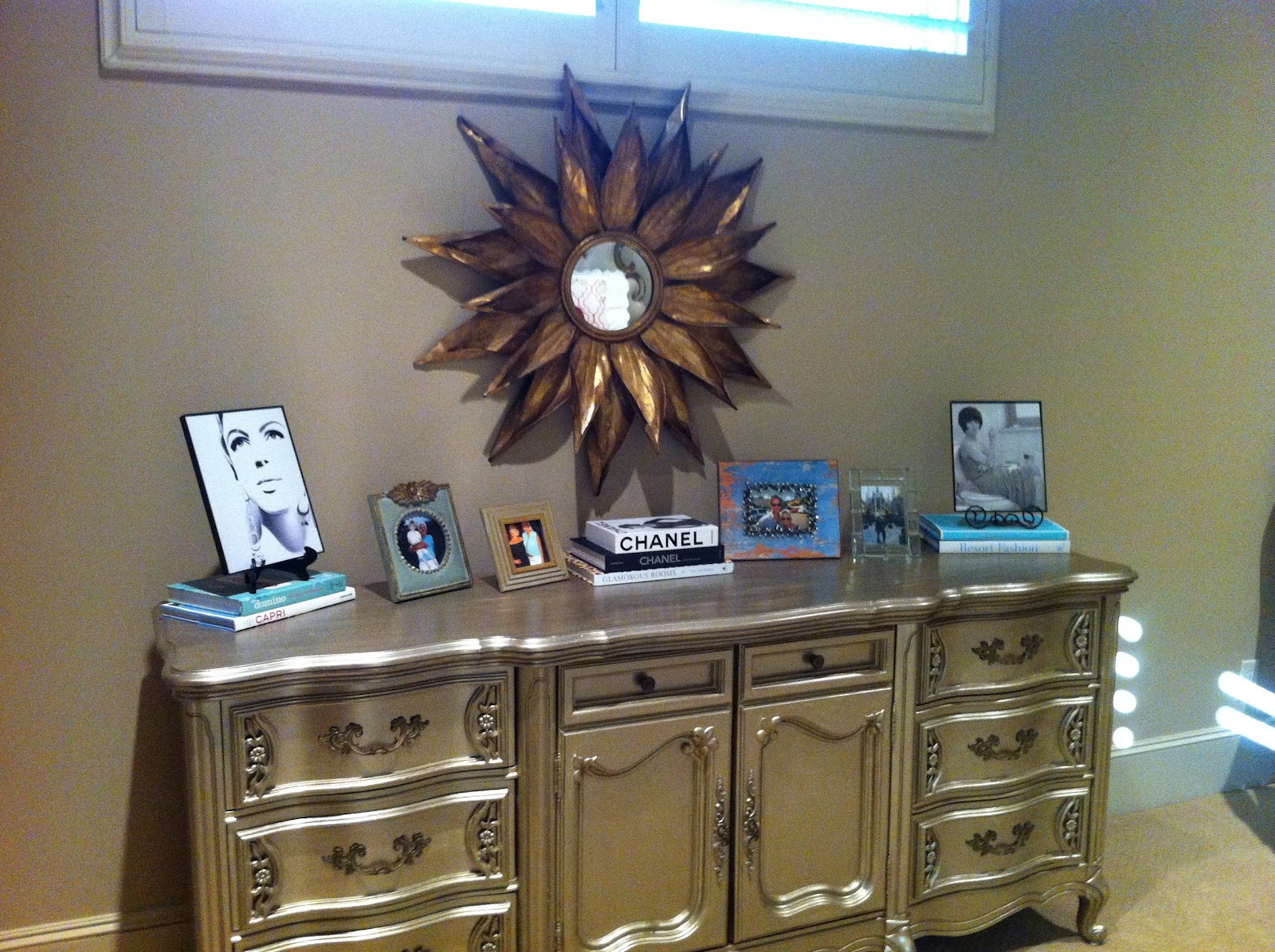 The Peak of Tr\u00e8s Chic: Decorating on a Budget: Easy Art