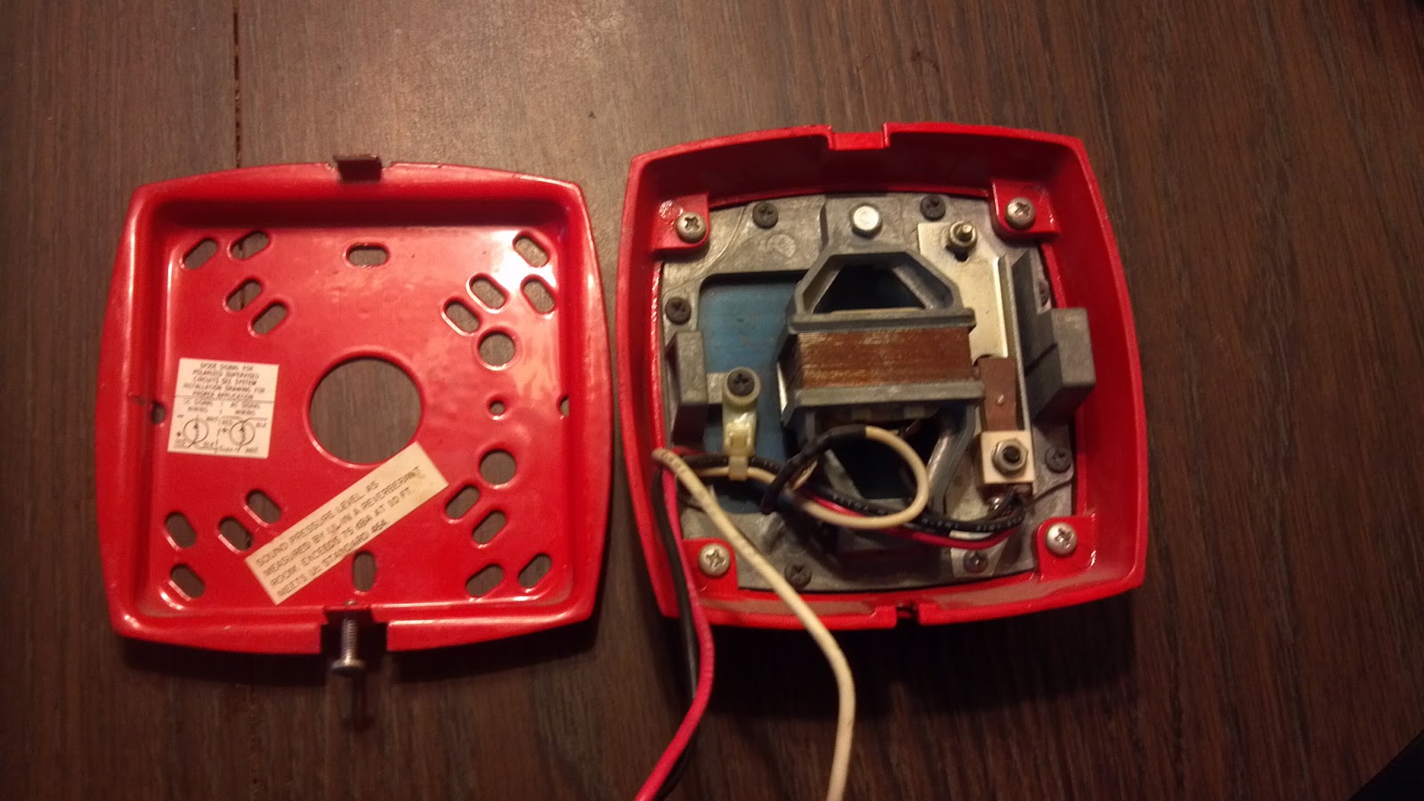 Nick's Fire - Electrical- Safety & Security Blog: Why did UL allow this