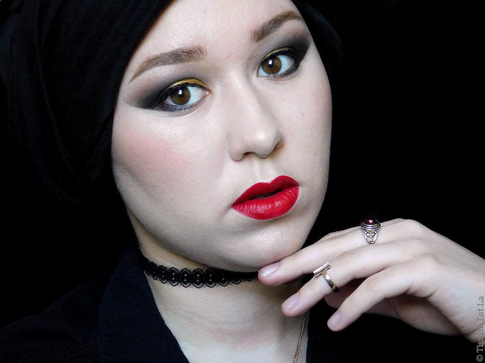 Round Two | 2018 Makeup Look - The Ordinary - Coverage Foundation 1.2 Neutral Ben Nye - Powder Fair Sculpt : Action - Shape & Blush Palette Light & Dark Brown Blush : Action - Shape & Blush Palette Light Brown & Medium Pink Highlighter : Makeup Revolution - Vivid Baked Highlighter Golden Lights Eyes Primer : The Ordinary - Coverage Foundation 1.2 Neutral & Ben Nye - Powder Fair Crease Eyeshadow : Zoeva - Café Palette Cup of Joy & Microfoam Black : Max & More - Eye Pencil Black & SLA - Ombre Soft Micronisée 790249 Hurricane Eyeliner : Max & More - Double Sided Eyeliner Liquid Eyeliner Golden Eyeshadow : BareMinerals - Ready Convertible Eyeshadow Palette Connoisseur Mascara : Sephora - Outrageous Volume Black Eyebrows : Zoeva - Café Palette Herrengasse Lips Lipliner : Golden Rose - Dream Lips Lipliner 527 Lipstick : Hold Live - Pepper Potts Lipstick 01 Round Two | 2018 Makeup Look - The Ordinary - Coverage Foundation 1.2 Neutral Ben Nye - Powder Fair Sculpt : Action - Shape & Blush Palette Light & Dark Brown Blush : Action - Shape & Blush Palette Light Brown & Medium Pink Highlighter : Makeup Revolution - Vivid Baked Highlighter Golden Lights Eyes Primer : The Ordinary - Coverage Foundation 1.2 Neutral & Ben Nye - Powder Fair Crease Eyeshadow : Zoeva - Café Palette Cup of Joy & Microfoam Black : Max & More - Eye Pencil Black & SLA - Ombre Soft Micronisée 790249 Hurricane Eyeliner : Max & More - Double Sided Eyeliner Liquid Eyeliner Golden Eyeshadow : BareMinerals - Ready Convertible Eyeshadow Palette Connoisseur Mascara : Sephora - Outrageous Volume Black Eyebrows : Zoeva - Café Palette Herrengasse Lips Lipliner : Golden Rose - Dream Lips Lipliner 527 Lipstick : Hold Live - Pepper Potts Lipstick 01